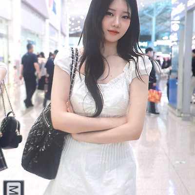 250522 인천공항 출국 하는 베이비몬스터 로라 사진들 움짤들