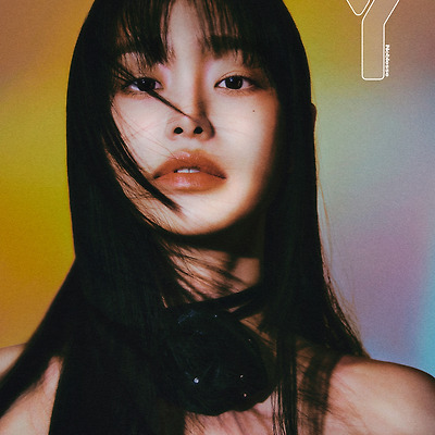 츄(CHUU), 몽환적이고 신비로운 모습