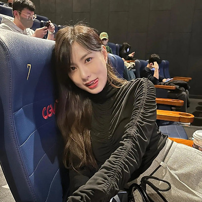 영화관에서 남친시점 에이핑크 오하영 사진