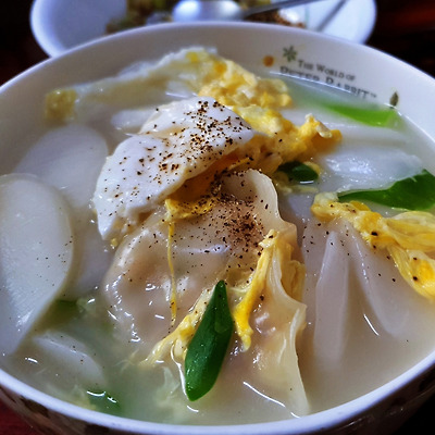 한살 먹기 싫지만 떡국은 맛있어