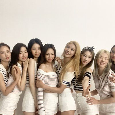 소녀시대, '16년차 걸그룹 최초 음악방송 1위' 대기록 달성 불가능