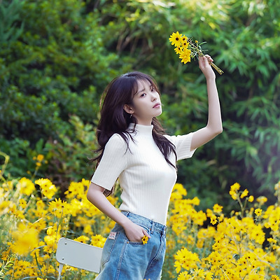 아이유 2025 시즌그리팅 비하인드 24P