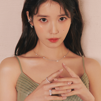 아이유 제이에스티나 2025 여름 화보