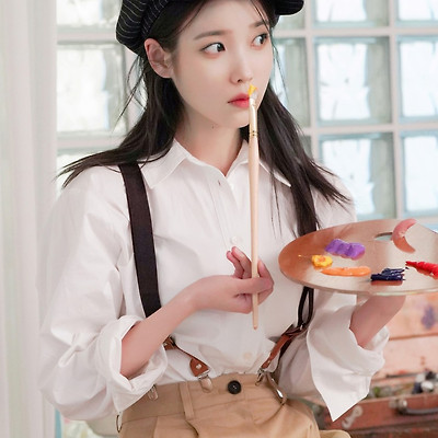 [IU] 아이유 2023년 시즌그리팅 B컷 사진 '~'