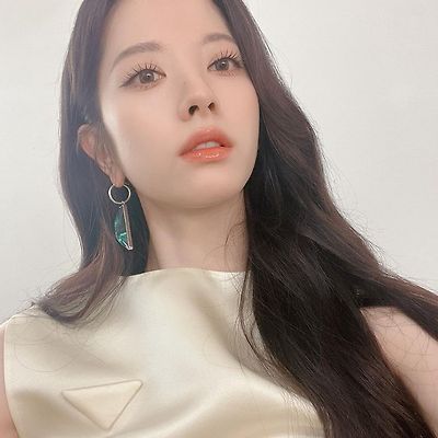 우주소녀 보나 프라다 심볼백 인스타그램 사진