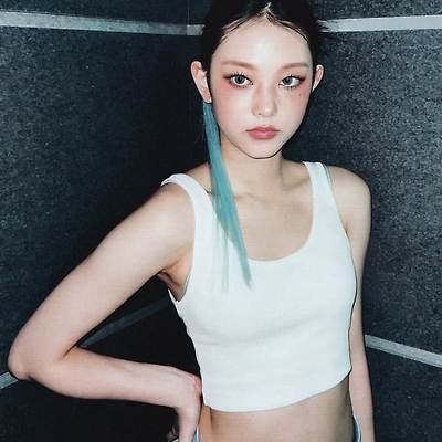 뉴진스 해린 인스타그램 셀카 배경화면