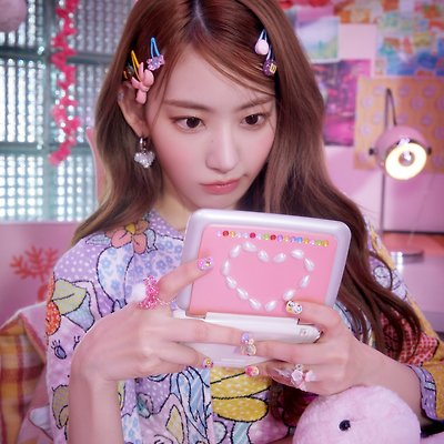 곡과 전혀 어울리지 않는 르세라핌 사쿠라, 홍은채의 일본 컨셉 티저