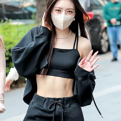 ITZY 유나 아디다스 행사 짤 인스타 사진 모음