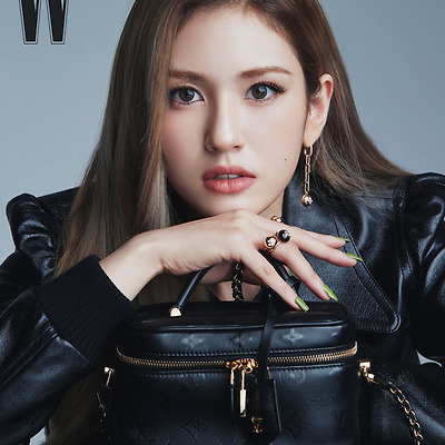 소미(Somi) 더블유(W) 코리아 2020 12월호 화보 3컷 고화질