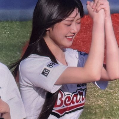250329 야구장 시구 온 베이비몬스터 로라 사진 움짤들