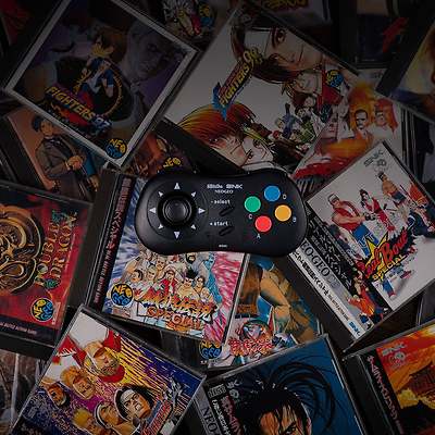 네오지오 CD의 추억 되살린 8BitDo 무선 게임패드 예약판매