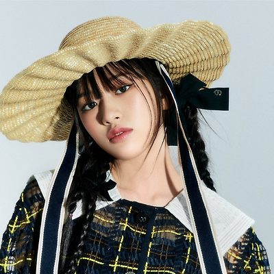 아이브 (IVE) 안유진 '럭키슈에뜨 (LUCKY CHOUETTE)' 2023 Spring 화보 2