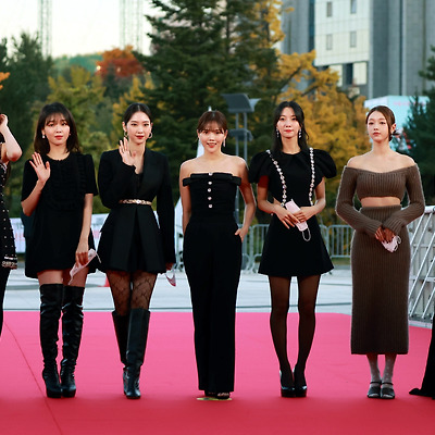 오마이걸(OH MY GIRL) '2021 대한민국 대중문화예술상' 시상식 레드카펫 행사 사진 고화질