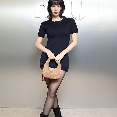 TWICE(트와이스) 모모(MOMO) 파리 미우미우 2024 SS 패션쇼 고화질