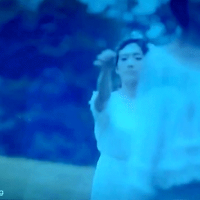 태연 향수 광고 움짤