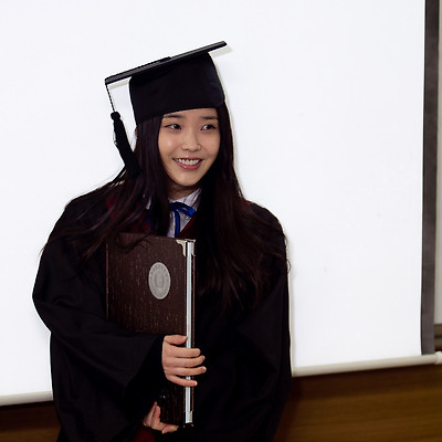 120209 아이유 졸업식 기자회견장