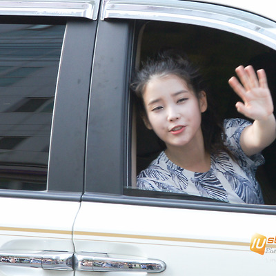 120520 인기가요 퇴근길 by 미스터신iu