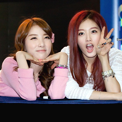 [PHOTO] 130323 반디앤루니스 센트럴시티점 팬싸인회 part.1 - 레인보우 by 1st Holic