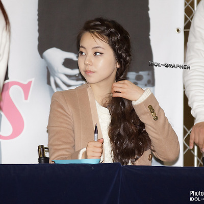 [PHOTO] 111126 영등포 핫트랙스 팬사인회 - 원더걸스 (소희) by 1st Holic