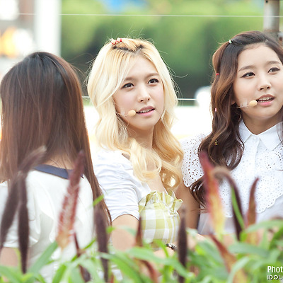 [PHOTO] 120909 2012 경마공원 라이브 피버 콘서트 - 헬로비너스 Part.1 by o첫눈에o