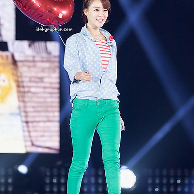 [PHOTO] 130420 k-pop 컬렉션 런웨이 - 레인보우 by 1st Holic
