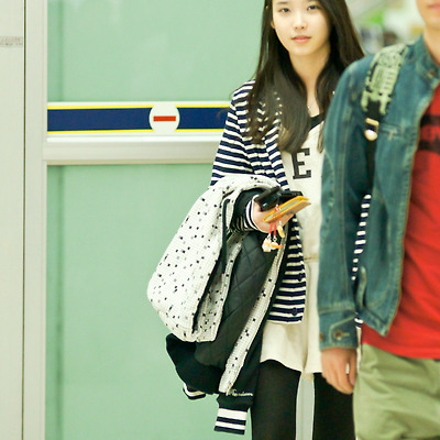 120403 김포공항 아이유 입국 직찍 by 미스터신iu