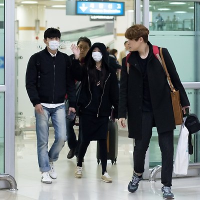 [15.11.01] 김포공항 아이유 입국길 직찍 by NaDia