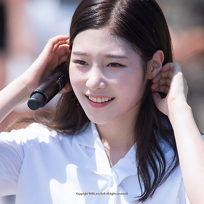 다이아 (DIA), 정채연: 부산 해운대 버스킹 공연