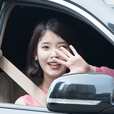 [17.04.30] 인기가요 아이유 퇴근길 직찍 by NaDia