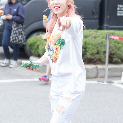 [PHOTO] 150508 뮤직뱅크 출근길 - 전효성 by Girls Grapher