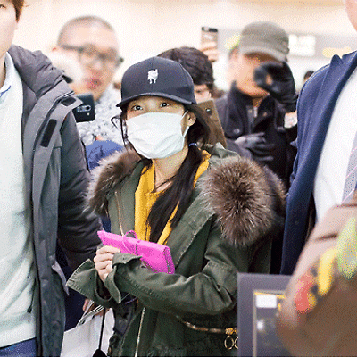160124 김포공항 아이유 입국 직찍