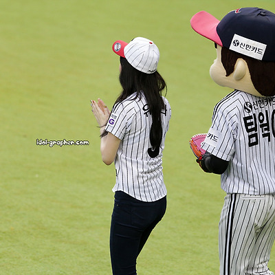 [PHOTO] 130710 LG VS NC 시구 - 걸스데이 유라 by Girls Gapher