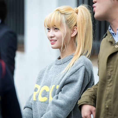 151023 뮤직뱅크 TWICE 출근길 쯔위 위주