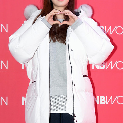 김연아 강남 뉴발란스 우먼스 플래그십 스토어 팬사인회 고화질 사진 5장