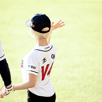 [PHOTO] 141011 두산 VS LG전 - AOA 초아 시구 by CHOA Grapher