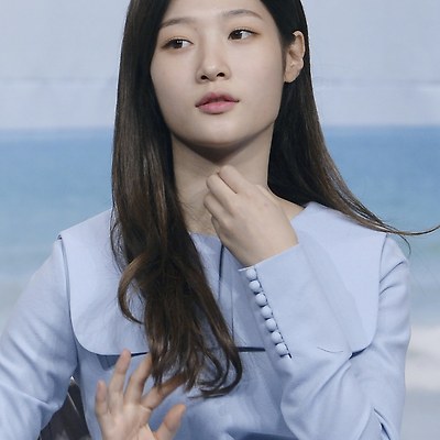 정채연 예능 '먹고 자고 먹고' 제작발표회 고화질 사진 8장
