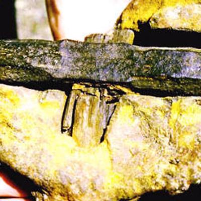 1억4천만년 전에 만들어진 망치