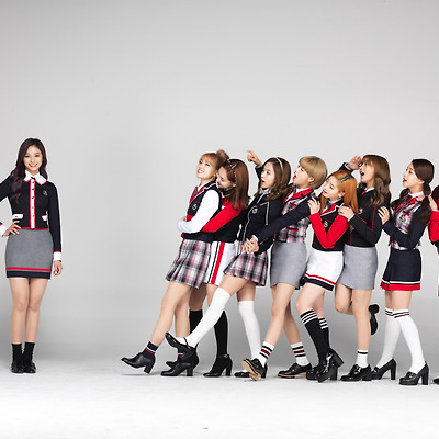 걸그룹 트와이스(TWICE) 스쿨룩스 비하인드 컷 화보