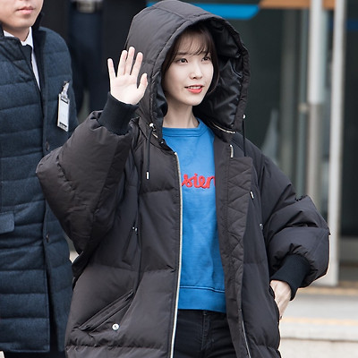 [16.12.04] IU 단독콘서트 스물 네 걸음 하나,둘,셋,넷 아이유 출근길 직찍 by NaDia