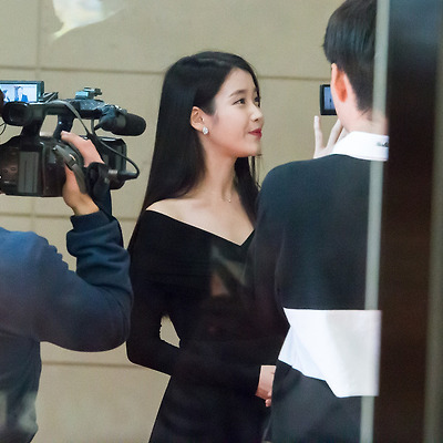 151029 대중문화예술상 출근길 아이유 인터뷰