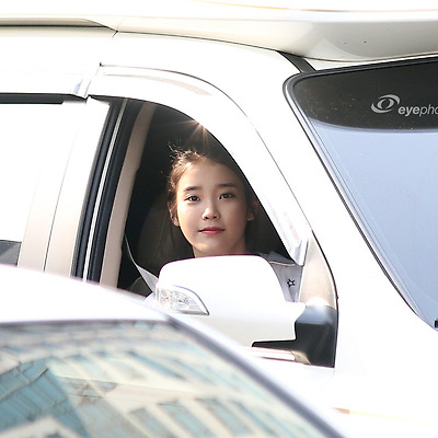 2013-06-30 인기가요 퇴근하는 아이유