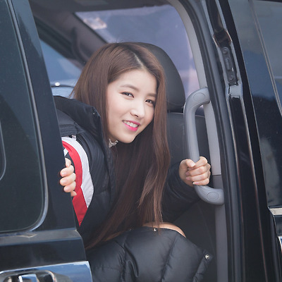 160225 김포공항 여자친구 소원 예린 유주 엄지