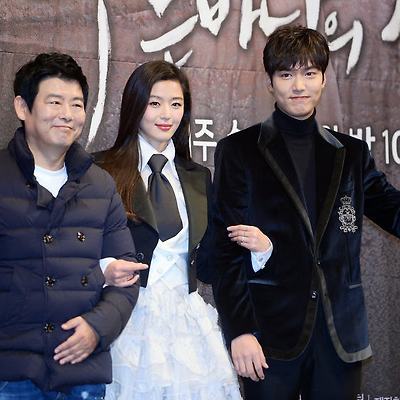 전지현 드라마 '푸른 바다의 전설' 제작발표회 고화질 사진 7장