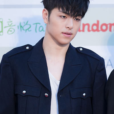 160217 가온차트 K-POP 어워드 레드카펫 아이콘