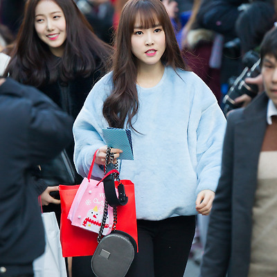 151225 뮤직뱅크 출근길 여자친구