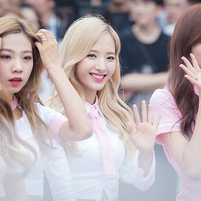 160910 신촌 게릴라공연 우주소녀 보나