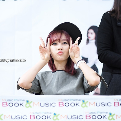 [PHOTO] 140209 영풍문고 김포공항점 팬사인회 - 레인보우 블랙 part.2 by cameratest