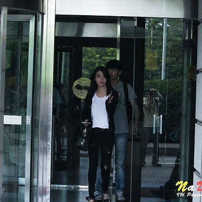 [14.07.27] KBS 나는 남자다 아이유 퇴근길 직찍 by NaDia