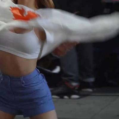 [움짤] 오마이걸 유아 몸매드러나는 장면
