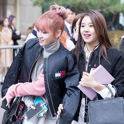 [PHOTO] 161111 뮤직뱅크 퇴근 - 트와이스 by Girls Grapher